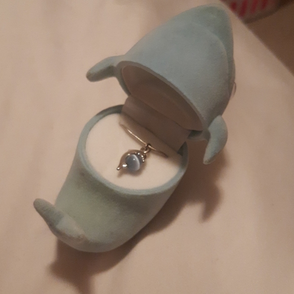 Super Cute Dolphin🐬 Necklace! - Picture 3 of 4